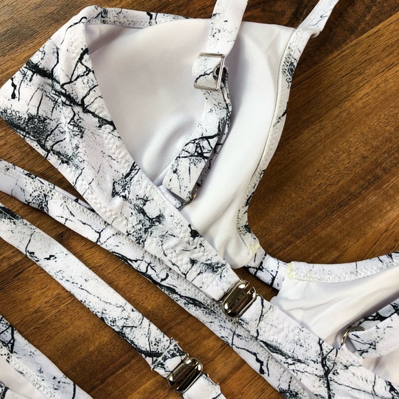 SOLD OUT // DIANA Marble High Waisted Bikini - Picture 4 of 5
